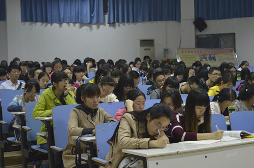 澳门电子pg游戏官网成功召开年英语专业四级考试经验交流会