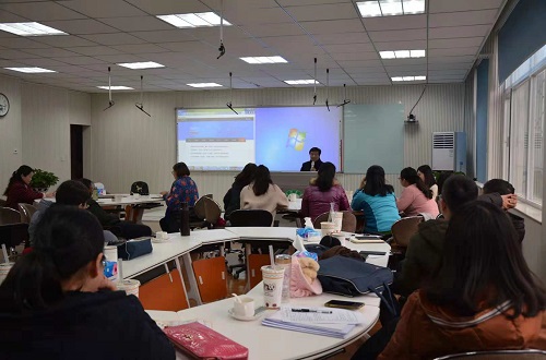 澳门电子pg游戏官网举办“混合式教学背景下的网络空间建设”教学沙龙活动