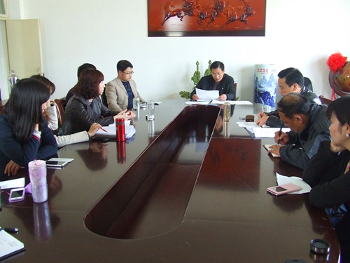 澳门电子pg游戏官网教工党支部组织全体教工党员集中进行学习研讨