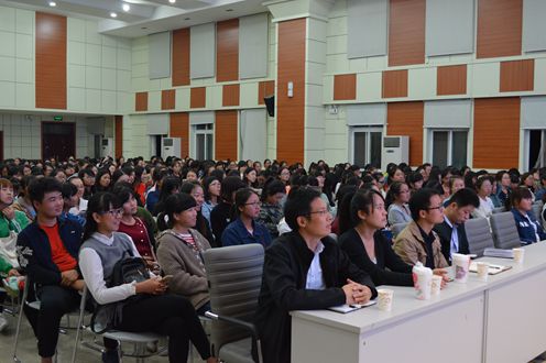 澳门电子pg游戏官网成功召开2016级新生入学安全教育讲座