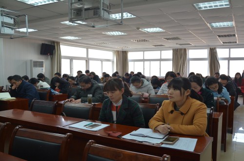 澳门电子pg游戏官网举行“深入学习贯彻谢伏瞻书记 在河南师范大学宣讲党的十九大精神专题党课报告精神” 专题辅导报告