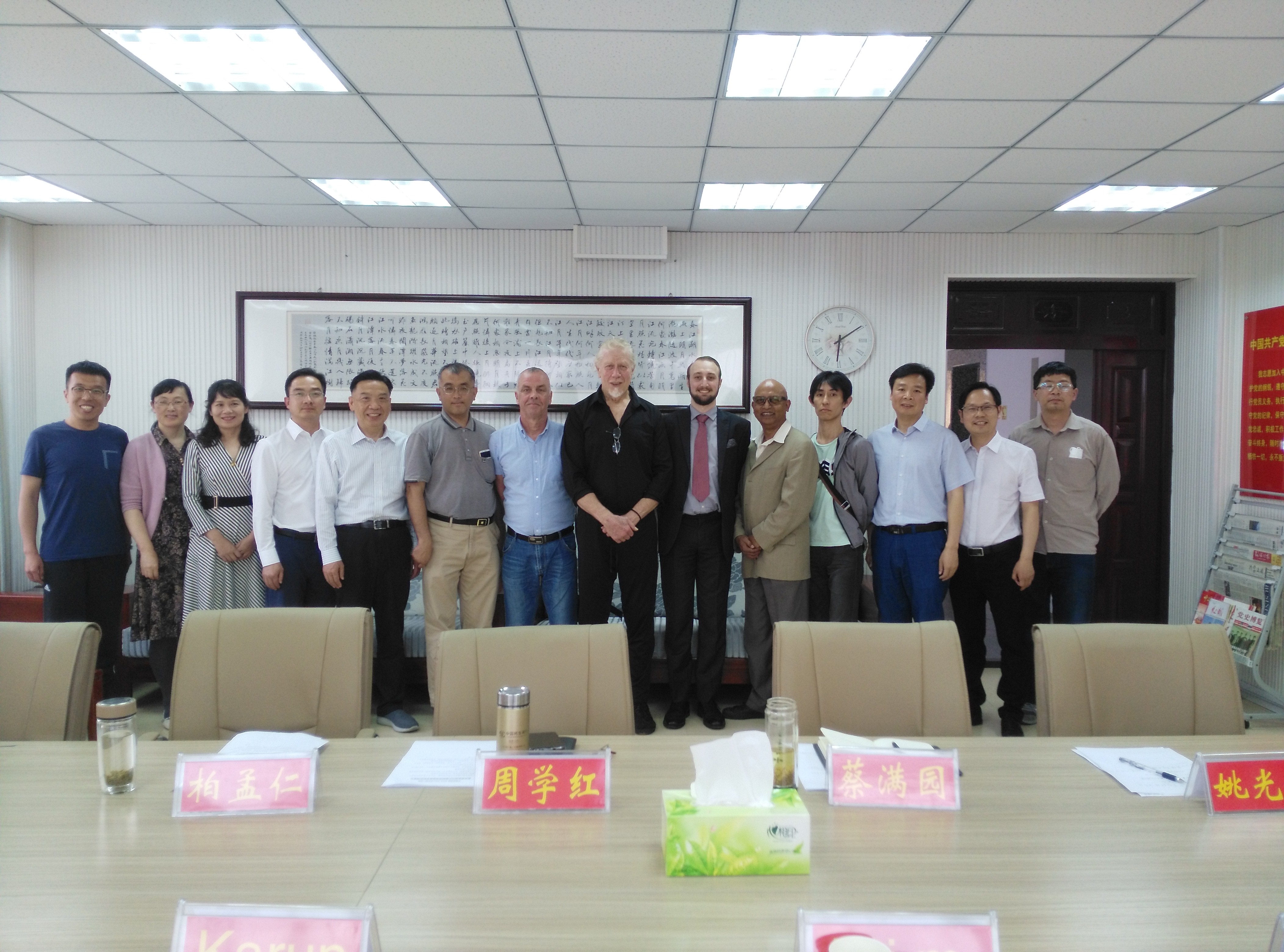 澳门电子pg游戏官网召开外籍教师座谈会