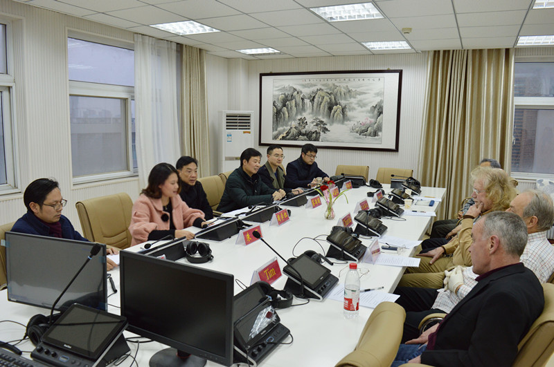  澳门电子pg游戏官网召开外籍教师座谈会