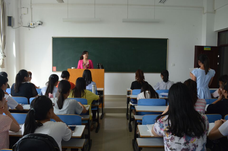 澳门电子pg游戏官网学生组织系列活动庆祝第32个教师节