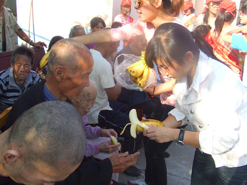 澳门电子pg游戏官网举行重阳节“情暖重阳节，爱在夕阳红”文艺汇演活动