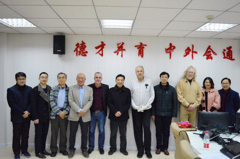  澳门电子pg游戏官网召开外籍教师座谈会