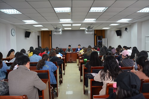 澳门电子pg游戏官网深入学习习近平总书记在学校思想政治理论课教师座谈会上讲话精神